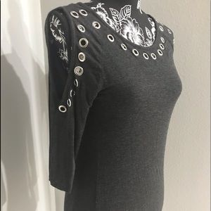 Belldini Gray Cold Shoulder Blouse Shirt Rivets Size Small NEW